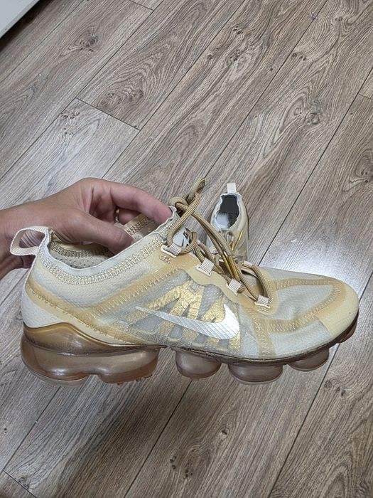 Оригинални дамски маратонки Nike 40,5