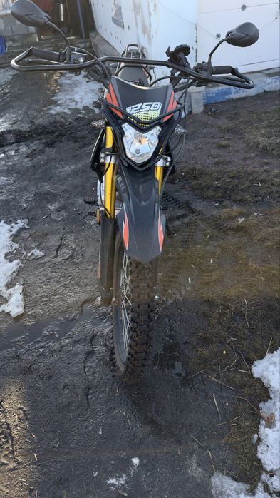 Мотоцикл эндуро ..