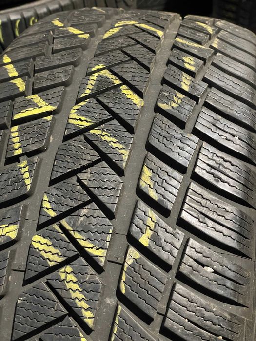 2X 255 45 19 Vredestein Giugiaro design Winter