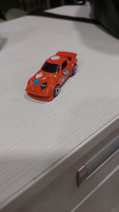 Продам гараж с машинками хотвиллс.