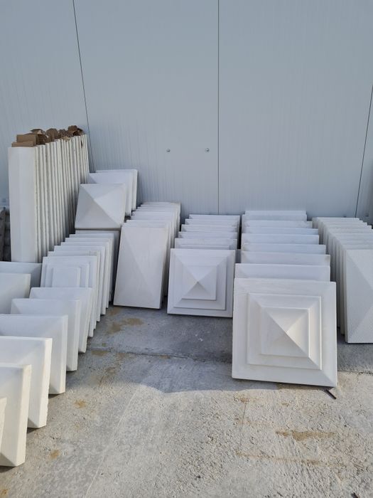 Capace/palarii/varfuri pt stâlpii de gard și coame-intervale fundatie