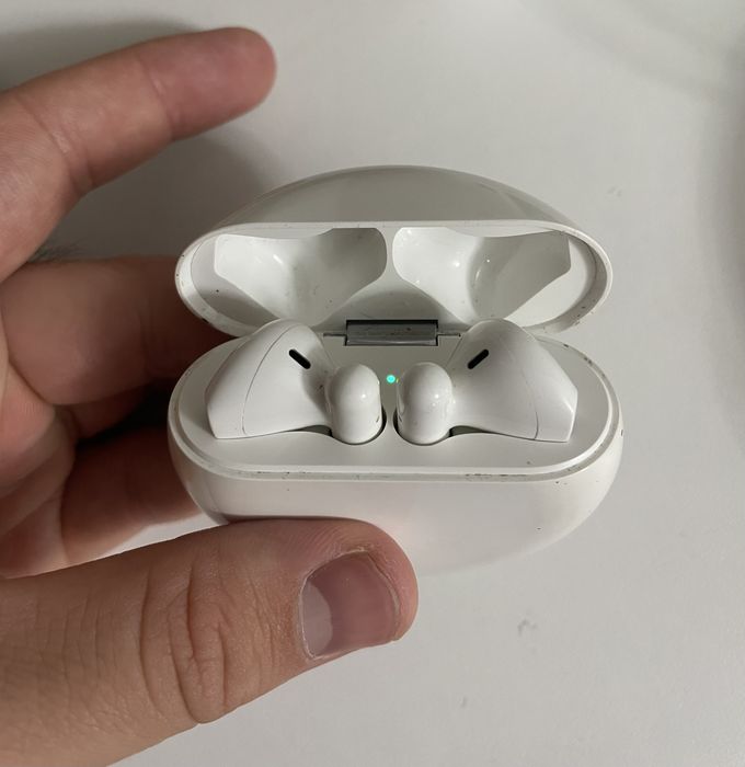 Продам наушники Huawei Freebuds 3