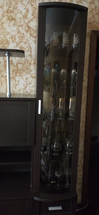 Стенка в гостиную. Горка. Шкаф.