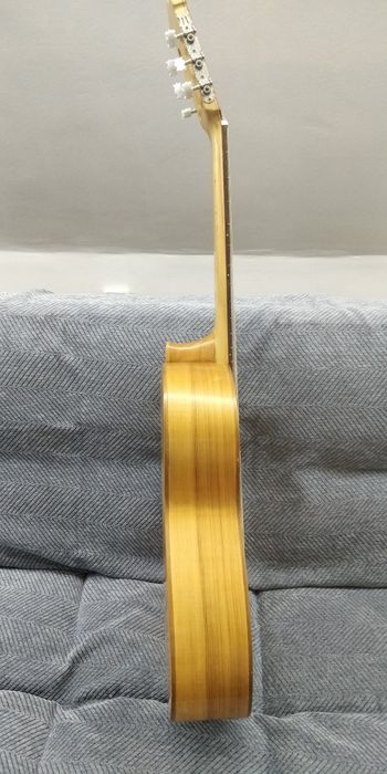 Продам мастеровую гитару