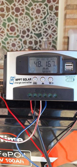 Controler mppt 12-60v  /40ah cu ecran led penrtu bat. lifepo4 .li. pb.