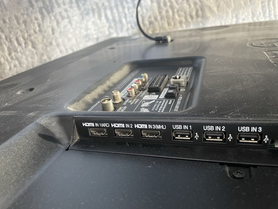 Телевизор LG диагональ 122см