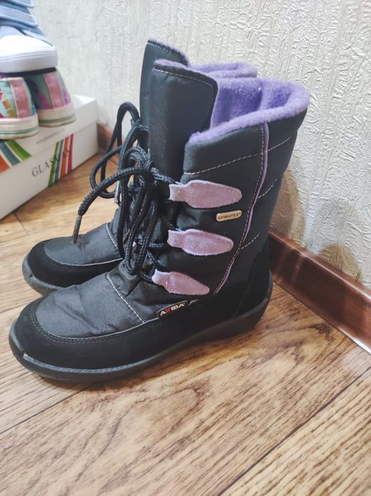 Продам детскую обувь