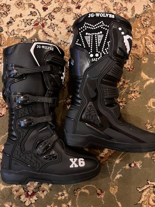 Боты Х6 новые  легкие