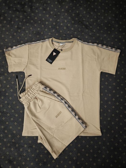 Compleuri dama guess , adidas