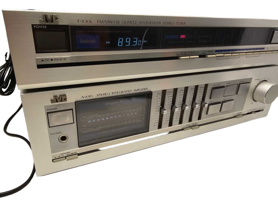 JVC A-X40  si T-X30L