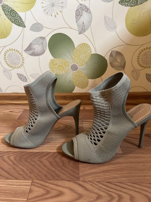 Ботильоны от Zara