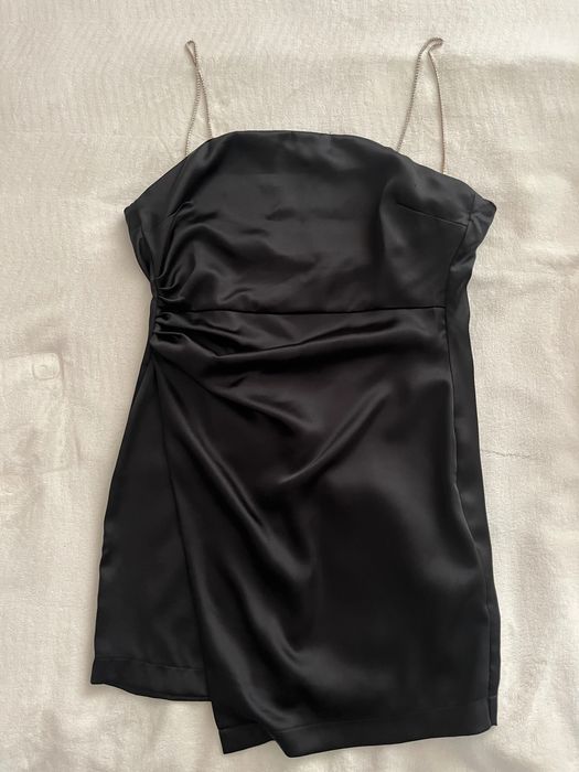 Rochie neagra de ocazie de la Zara