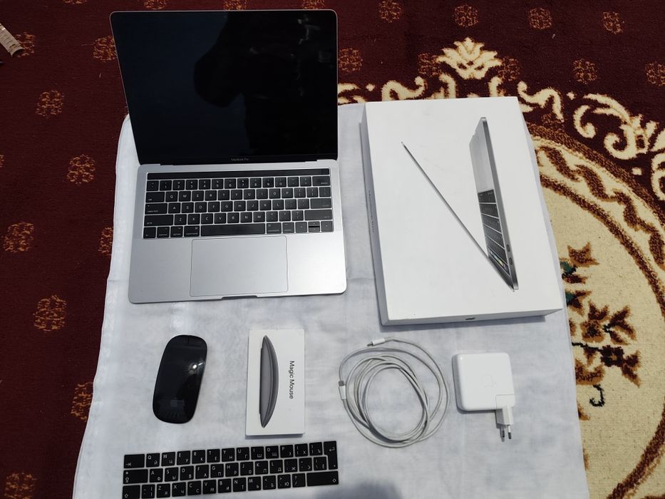 MacBook Pro sotiladi zudlik bilan arzon narxlarda.