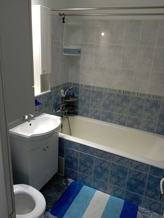 Închiriez apartament 2 camere,str Mircea cel Bătrân vizavi de mag.Profi ,et 1/9