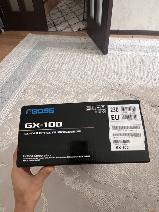 Продаю Гитару с комплектом процессор