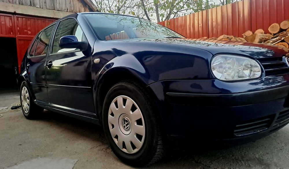 Volkswagen Golf benzină, 2.156 € — imagine 2