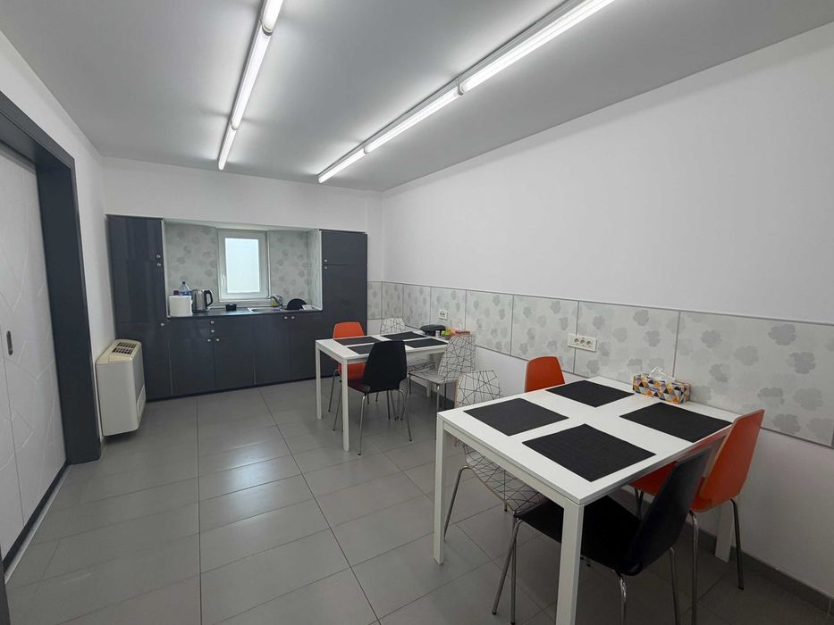 Proprietar vand cladire P+1 cu birouri, depozit si teren 2.641 mp in Timisoara