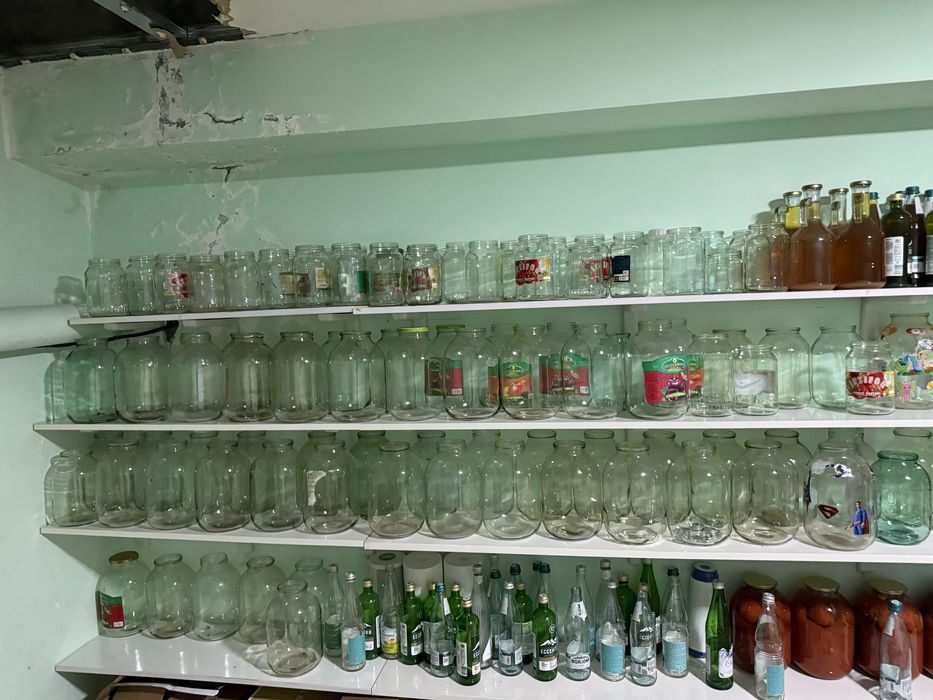 Банка 3литр сотилади, 60та