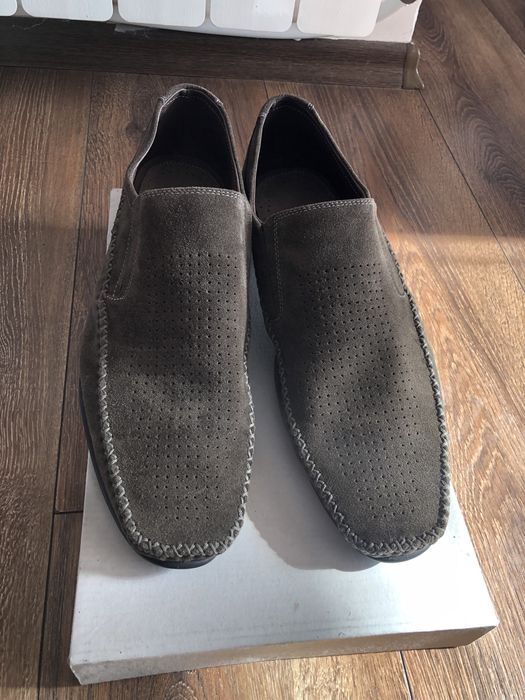 Чисто нови мъжки обувки