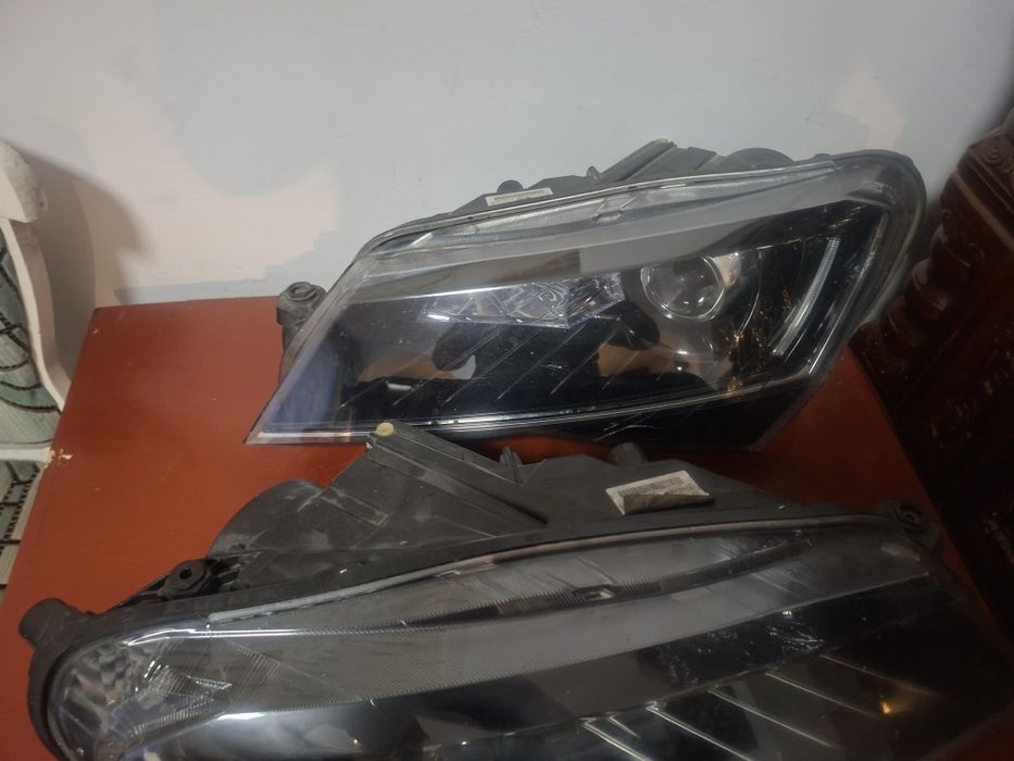Far Skoda Superb 3 cu led stanga dreapta