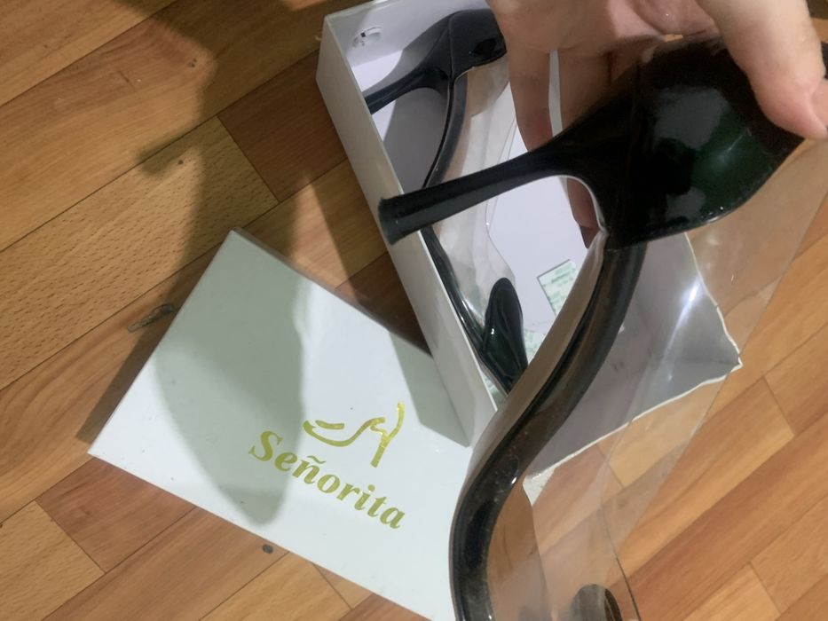 Продам туфли в 39 размере