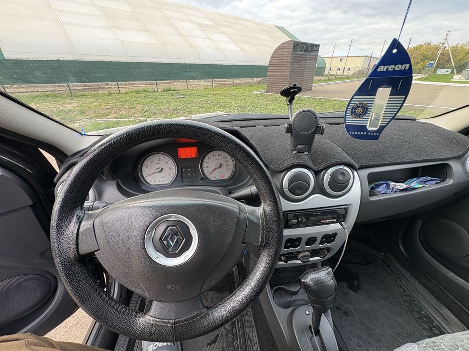 Renault Logan в хорошем состоянии