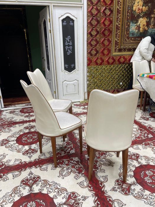 Продам стулья срочно