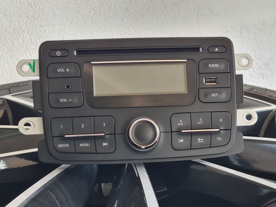 Sistem multimedia originala Renault  / Dacia  Radio CD, USB, Bluetooth