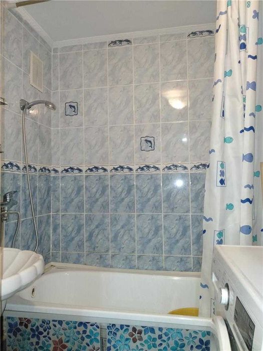 Продам 3 к квартиру на 8 мкр