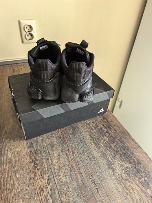 Маратонки Adidas boots v2