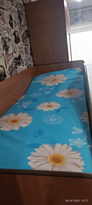 Продам двух ярусную кровать