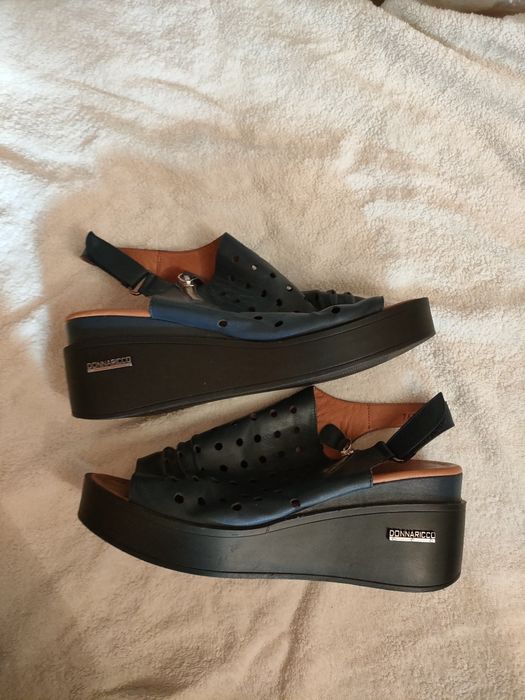 Продам сандалии Donna ricco
