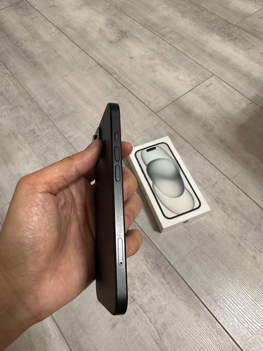 Продам iPhone 15 256 Gb айфон 15