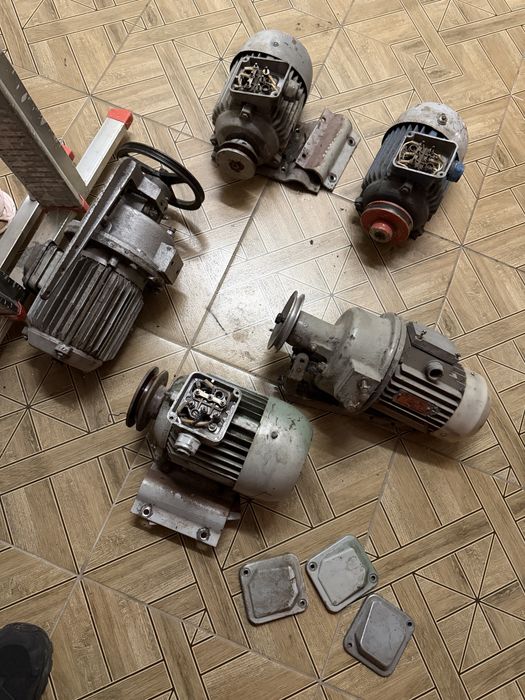Продам двигателя 220-380
