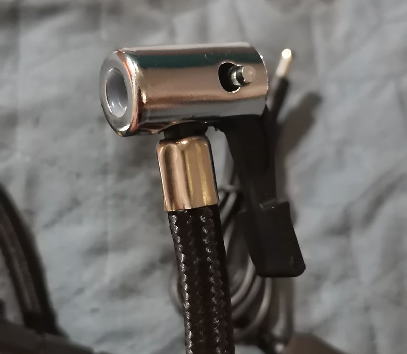 Compresor auto cu acumulator