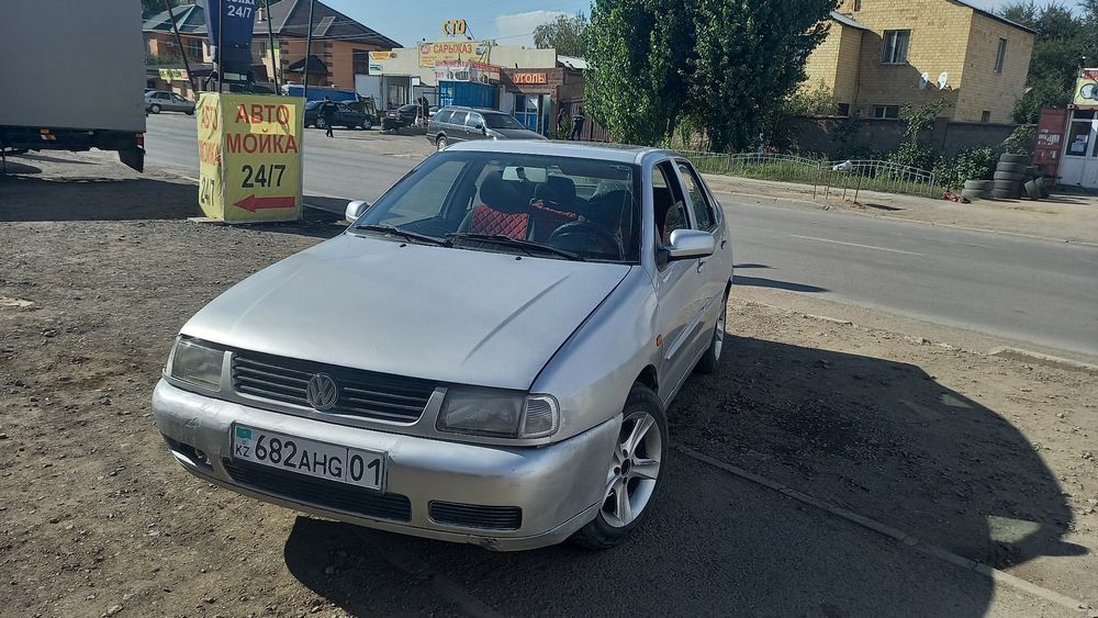 Автомобиль фольцфаген поло
