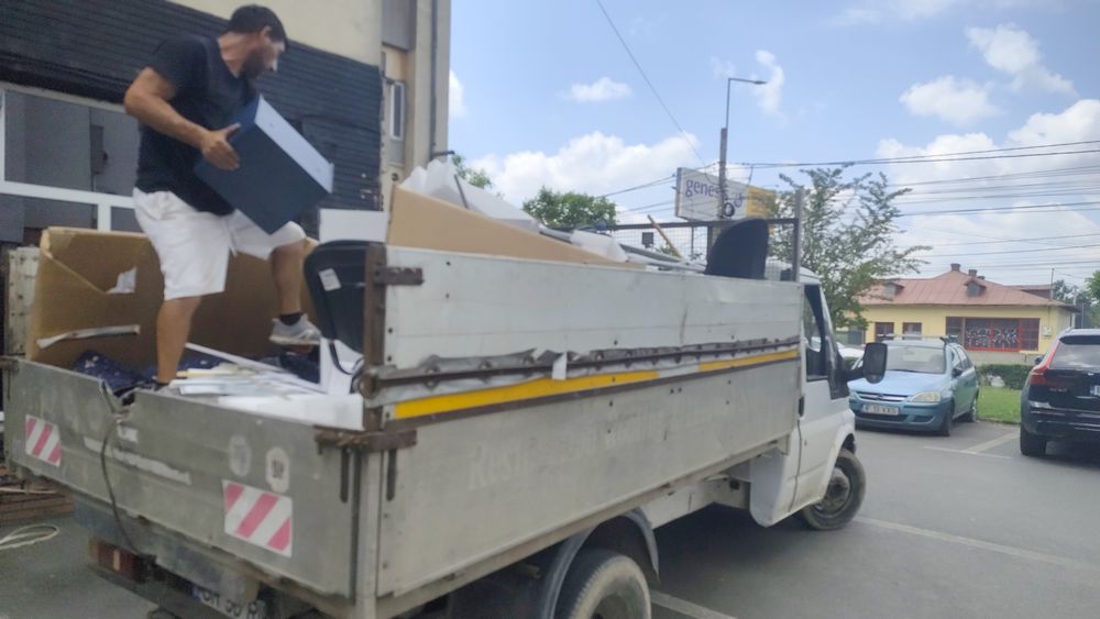 Debarasare evacuare saltele poduri beciuri canapele program luni-sambata /
