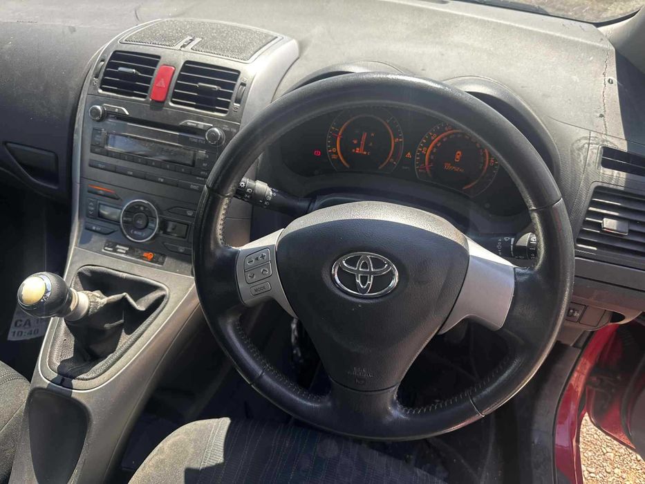 Оригинален мултифункционален волан за Toyota Auris 2006-2009г