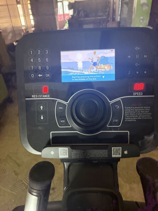 Bicicleta eliptica , rebrand Life Fitness