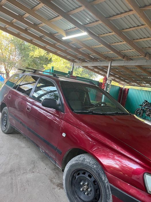 Toyota Carinaa E