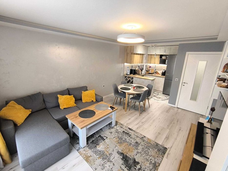 Дава се под наем Двустаен апартамент в Варна, Трошево - 52 кв.м за 510 € - Снимка #2