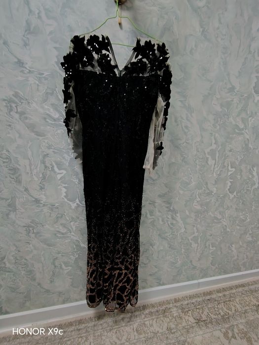 Вечерний платье.