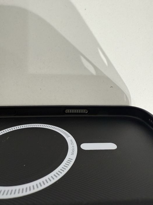 Чехол для iPhone 16 pro max кожа с металлом magSafe
