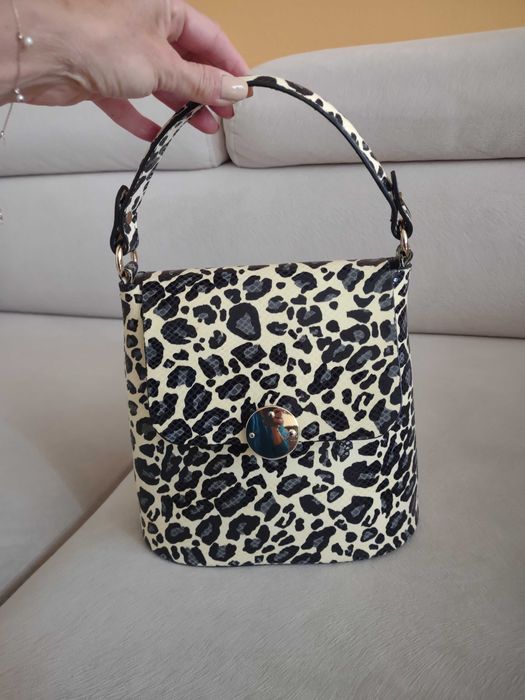 Дамска чанта от естествена кожа