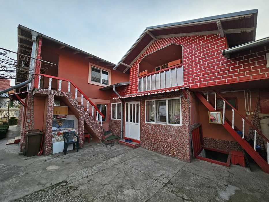 Vând casă în Strejnicu, central