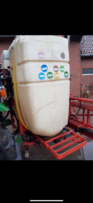 Навесна пръскачка  Holder 1000л