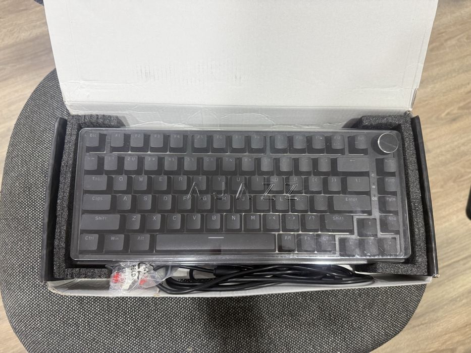 Продам клавиатуру Ajazz AK820