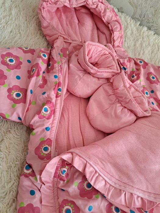 Продам комбинезон для девочек