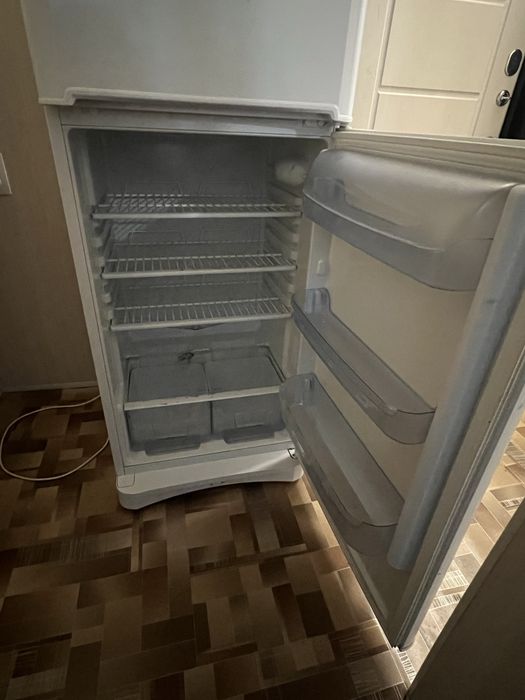 Продаю холодильник