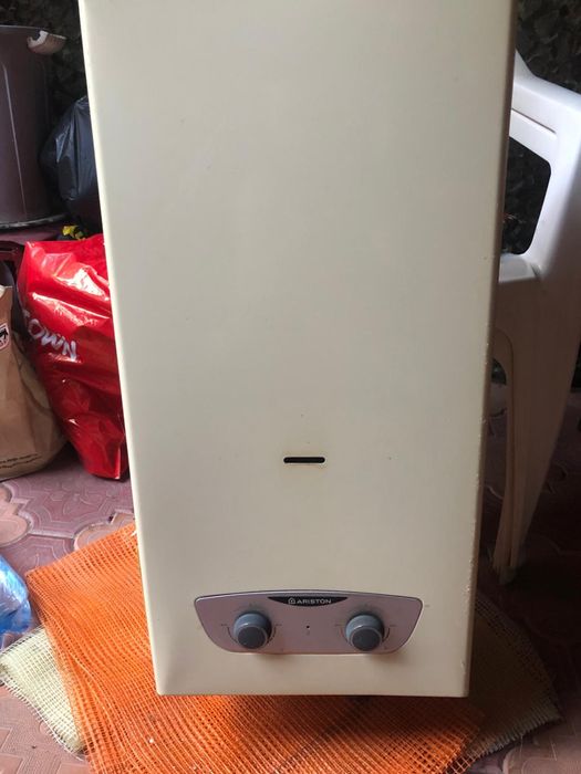 Vand instant ariston